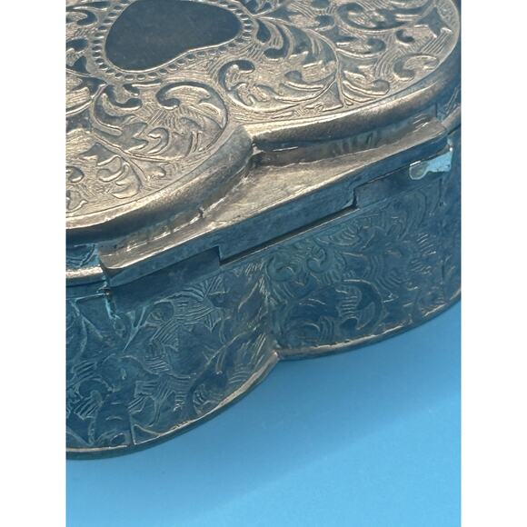 Vtg Silvertone Heart Trinket Jewelry Box Scrollwork Leaves Design Romance Love - Picture 6 of 8